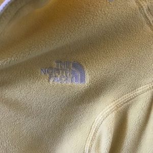 FINAL PRICE  The north face pullover jacket .